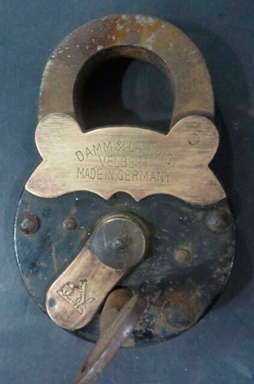 Навесной замок German Damm & La